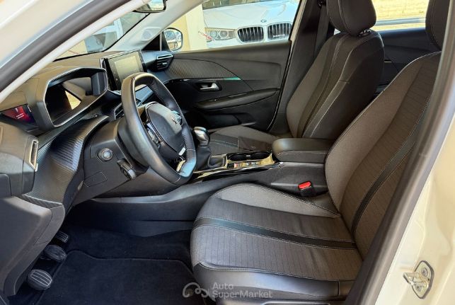 Peugeot 208 - Pure Tech