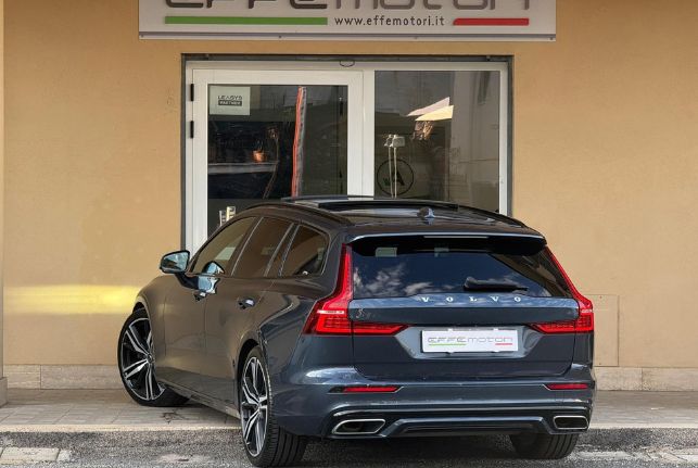 Volvo V60 D4 Geartronic R-Design: 7 MOTIVI per Scegliere una Station Wagon