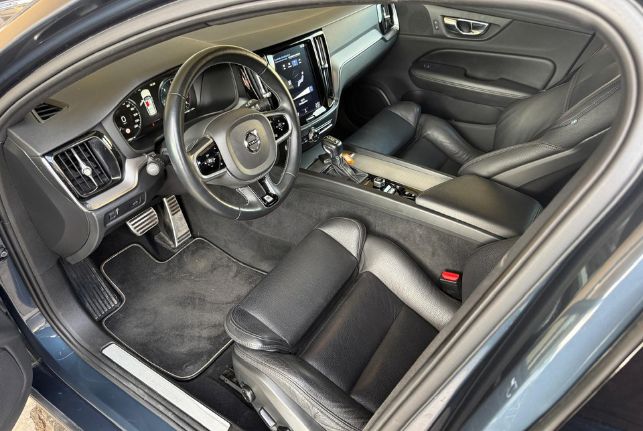Volvo V60 D4 Geartronic R-Design: 7 MOTIVI per Scegliere una Station Wagon